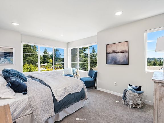 5th image of 18886 67th Drive NE #5
