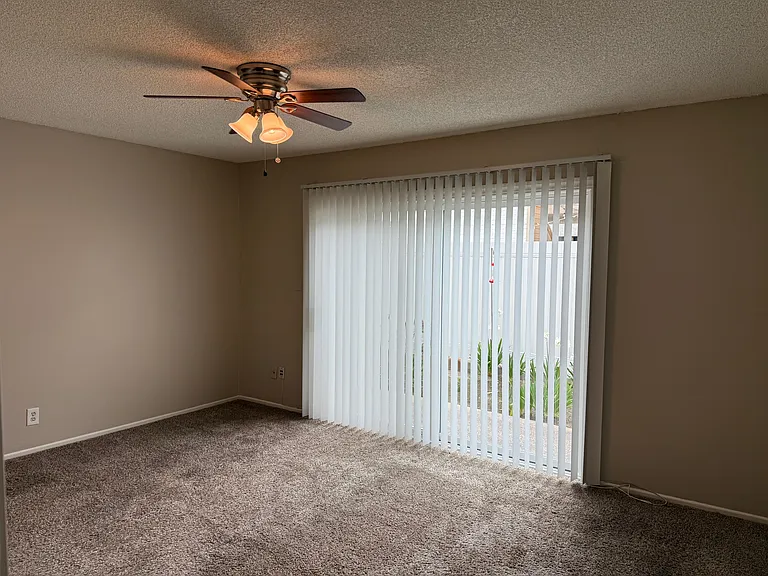 325 E Amerige Ave #A — Photo 23