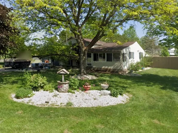 9489 Bygone Dr, Brewerton, NY 13029