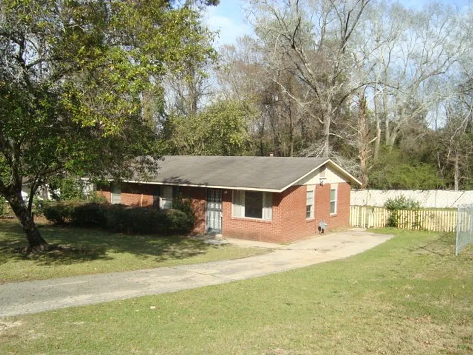 1348 Baker St