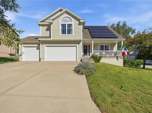 2226 Martha Ln, Greenwood, MO 64034