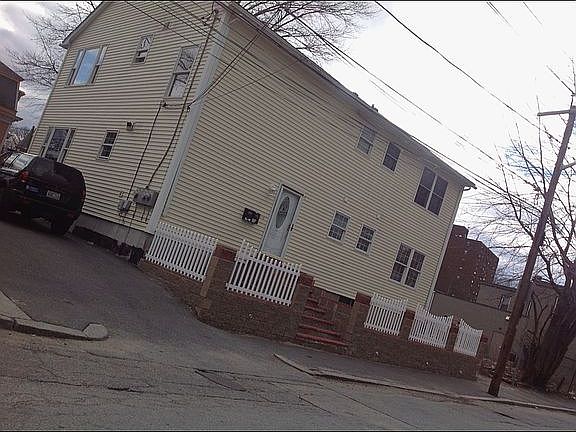 4th image of 396 Blackstone St