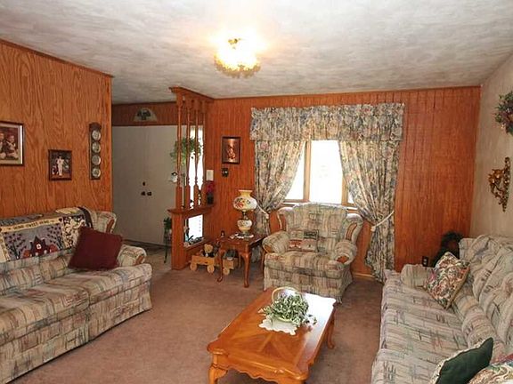 4th image of 320 Crescent Dr