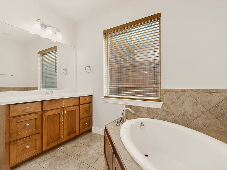 6819 Saint Francis Ct — Photo 17