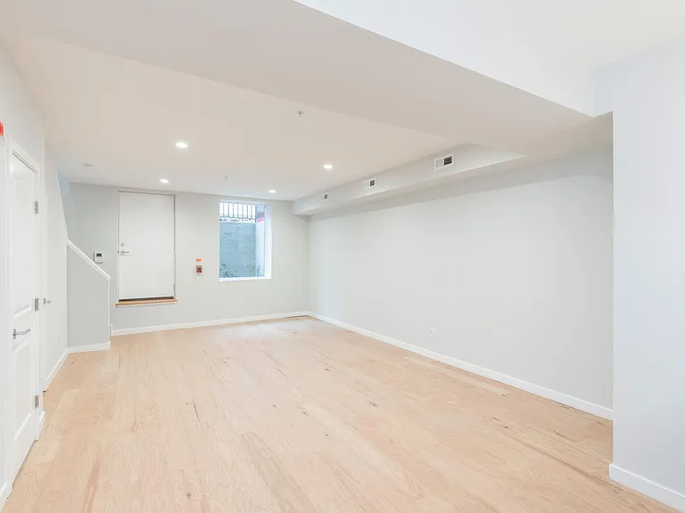 757 N Uber St #2 — Photo 6