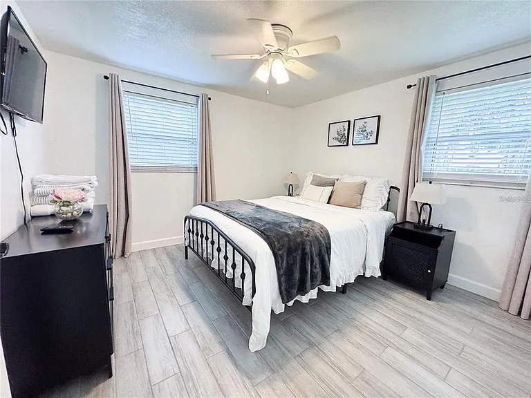 9616 Pine Ridge Ave — Photo 18