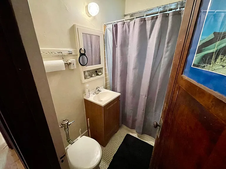 2636 N Oakland Ave — Photo 18