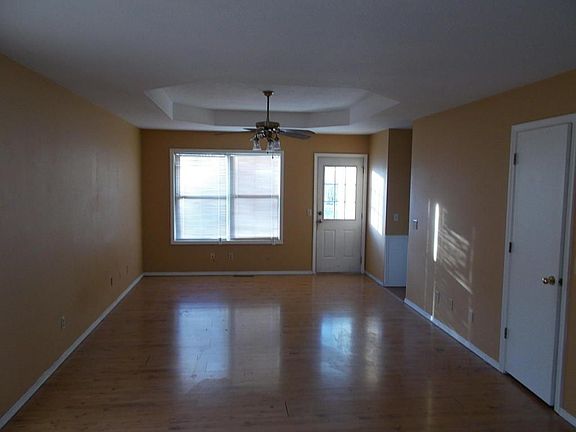 5th image of 215 S Jefferson St