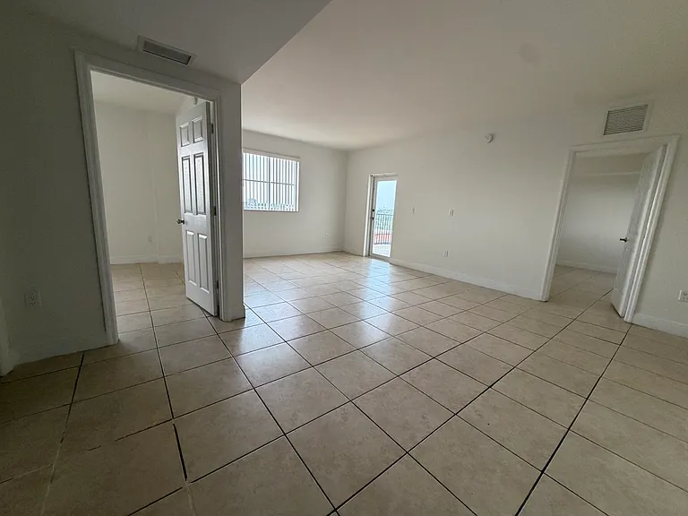 6357 SW 8th St #702 — Photo 11