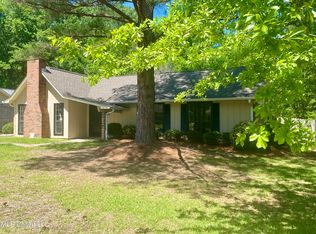 506 Hunters Creek Cir, Madison, MS 39110