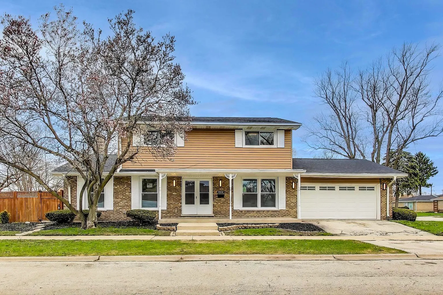 15442 University Ave photo 1