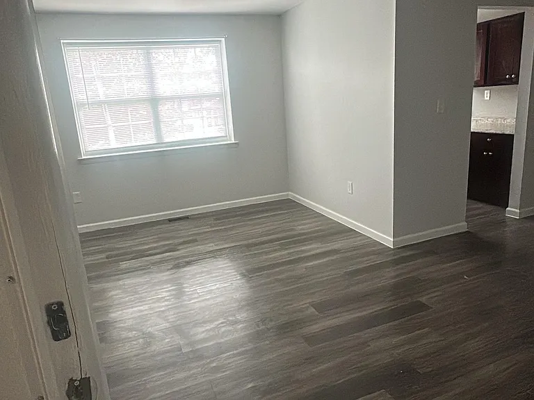 411-415 N Bend Rd #K — Photo 6