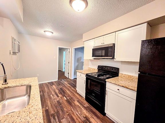 5th image of 2103 S Main St APT 9B