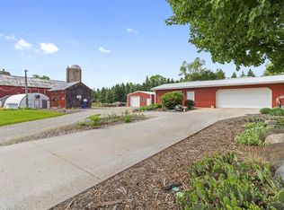 E8280 County Road H, Fremont, WI 54940