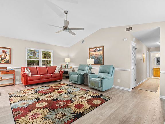 4th image of 2927 Temperance Dr.