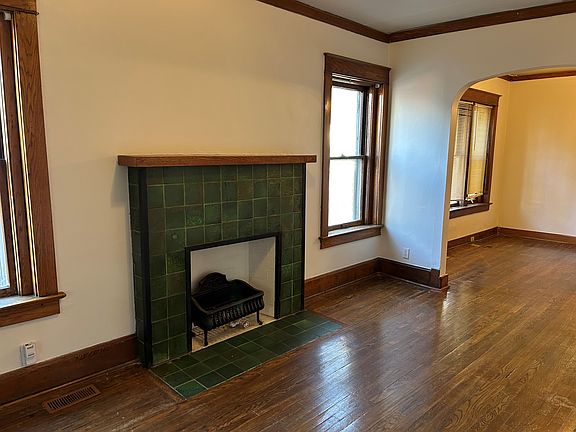 5th image of 3213 Saint John Ave #1