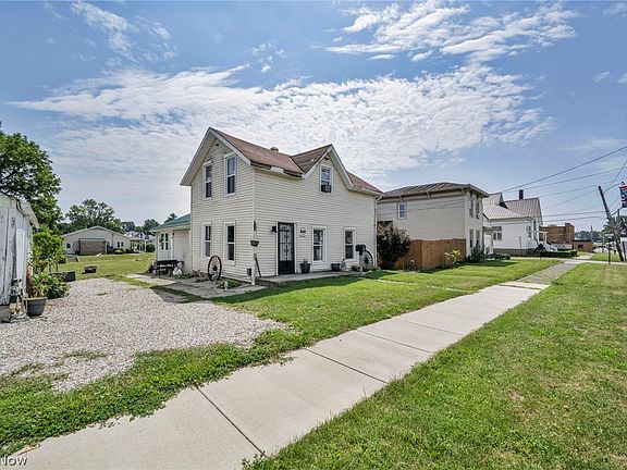 3rd image of 14 Townsend St