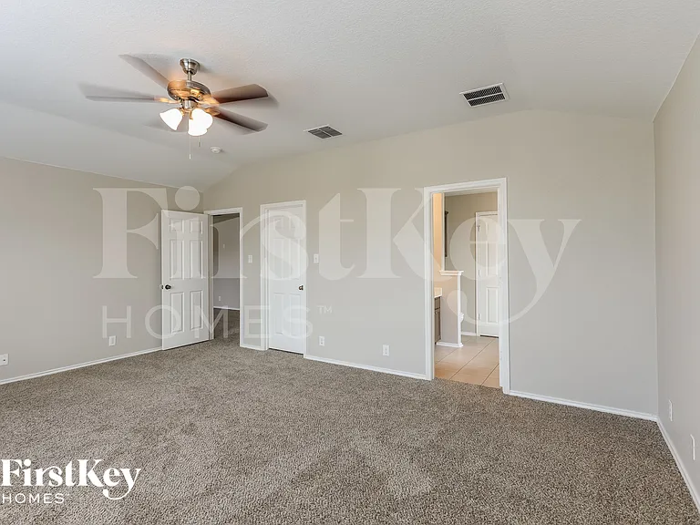 466 Dolly Dr — Photo 9