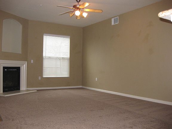 2nd image of 817 Vessona Cir