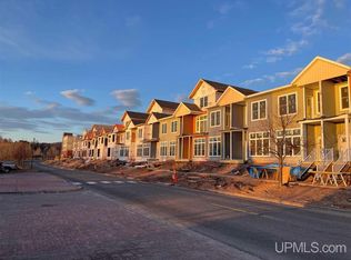 788 S Lakeshore Blvd, Marquette, MI 49855