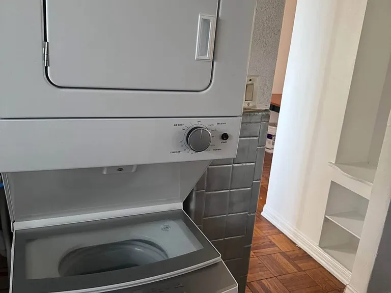 3475 Fort St #2 — Photo 9
