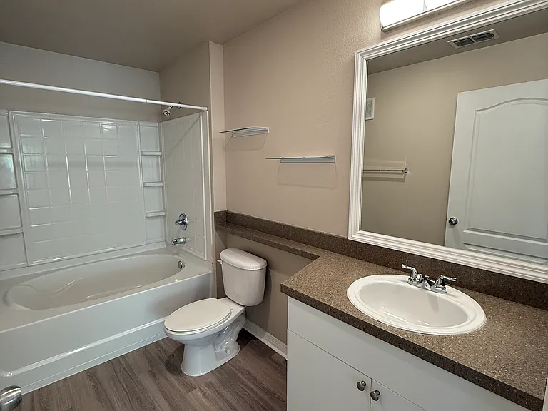 1640 Villa Capri Cir #308 — Photo 18