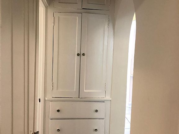 5th image of 7010 N Ashland Blvd APT B1
