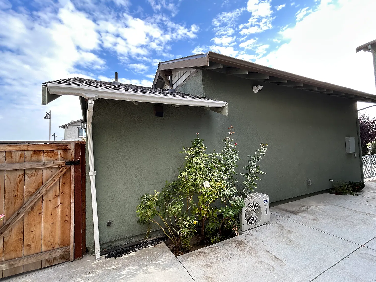 1 bed, 400 sqft, $1,650 — Photo 2
