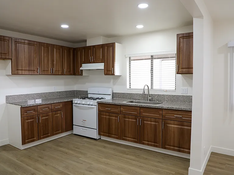 Jessie Street Apartments — Photo 32