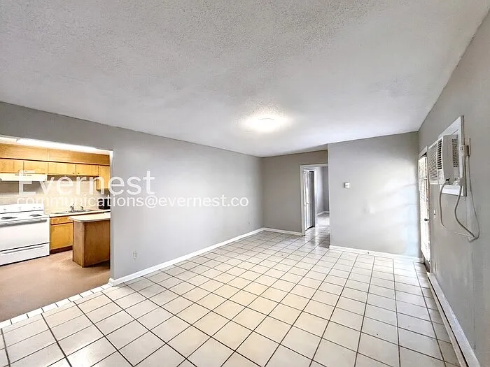 1841 Dana Ln — Photo 5