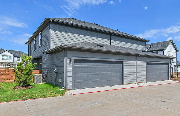 Canvas at Grand Prairie Townhomes — Photo 29