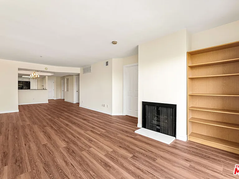 4755 Templeton St #2115 — Photo 19