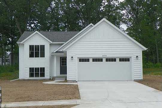 1st image of 2573 Stockwood Dr NE