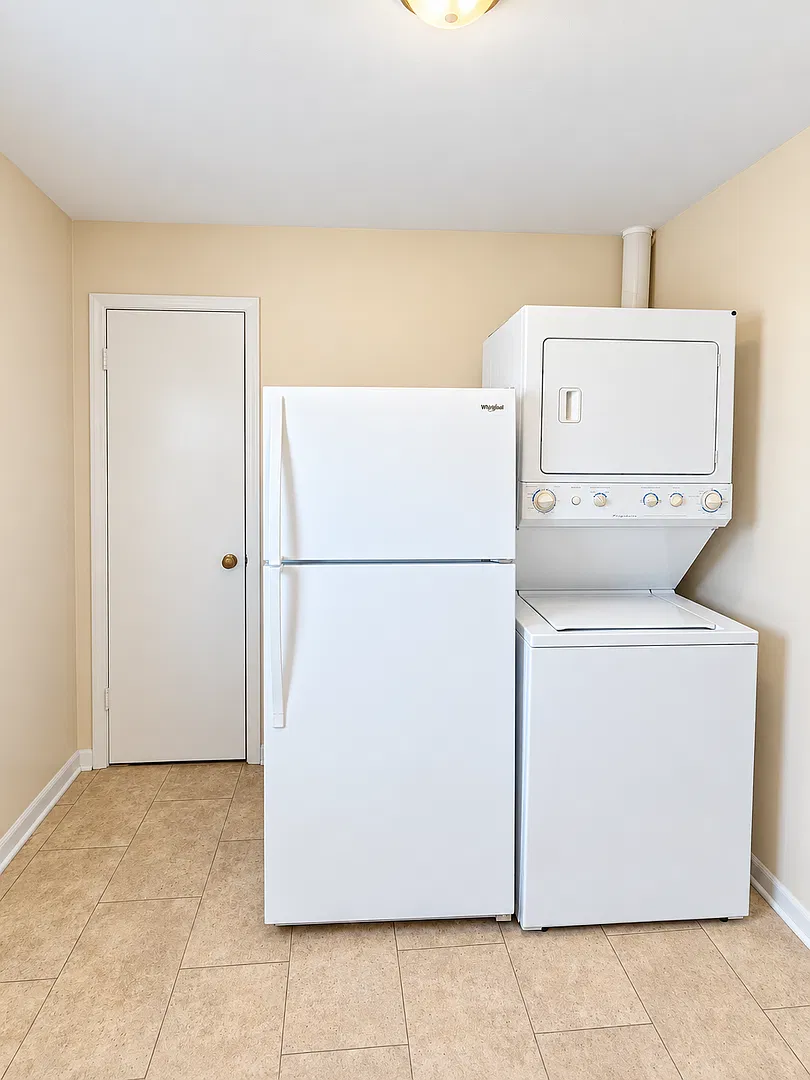 Apartment for Rent — Photo 3