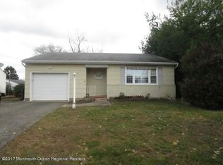 105 Bolingbroke Ct, Toms River, NJ 08757