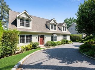 77 Mountain Rd, Pleasantville, NY 10570