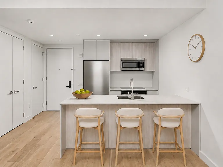 130 2nd St #5G — Photo 5