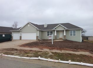 1406 Primrose Ln, Fond Du Lac, WI 54935
