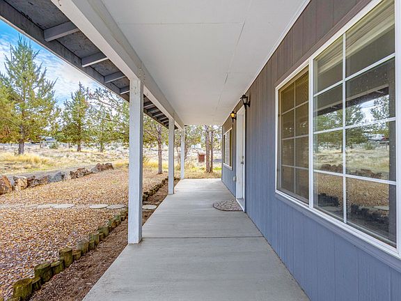 5th image of 15009 SE Yakima Rd