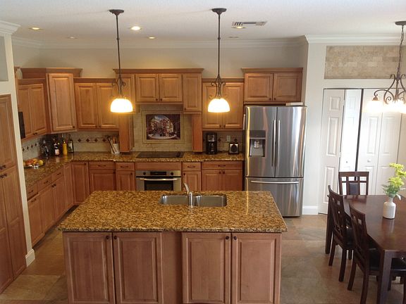 3rd image of 3518 Chesapeake Cir