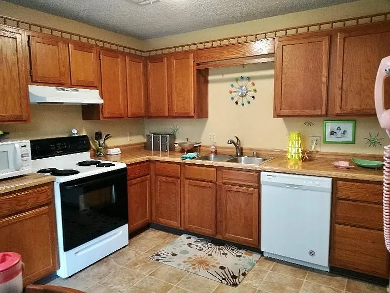 1118 Whipporwill Ln #B — Photo 12