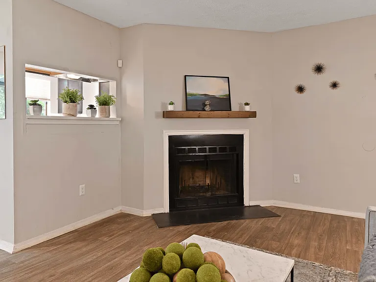 300 Riverside Pkwy — Photo 19