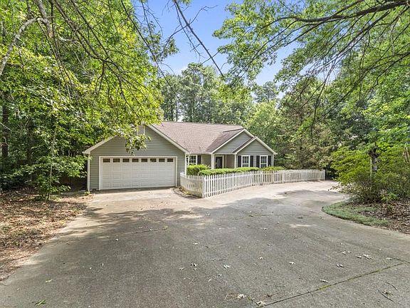 2nd image of 22 Maddox Rd SE