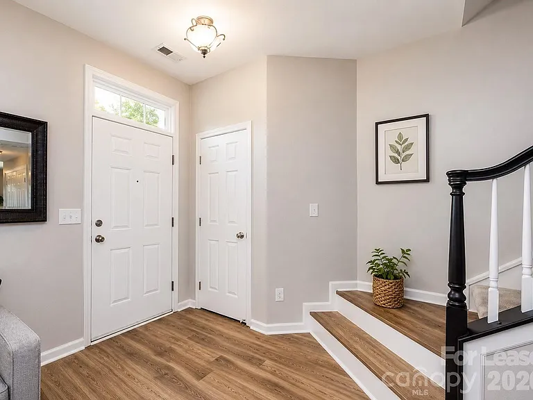 9535 Lina Ardrey Ln — Photo 2