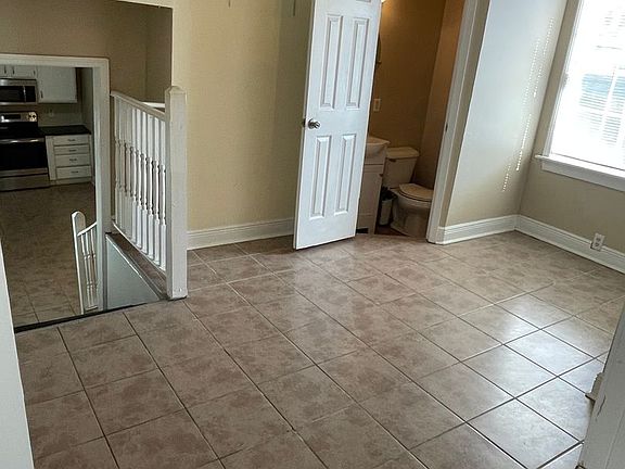 5th image of 2311 Baronne St #B