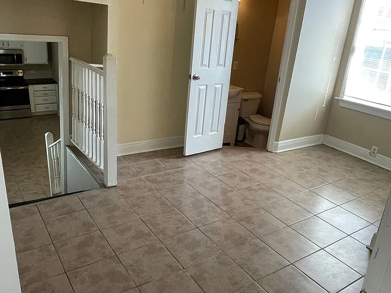 2311 Baronne St #B — Photo 5