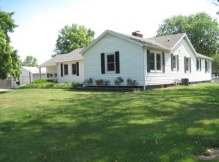 1905 20th St, Charleston, IL 61920