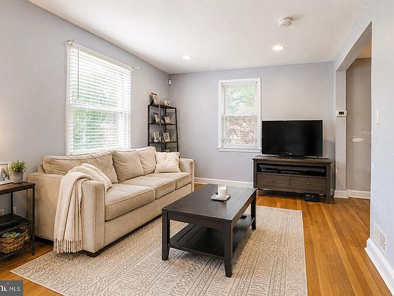 5th image of 3731 Sylvan Dr