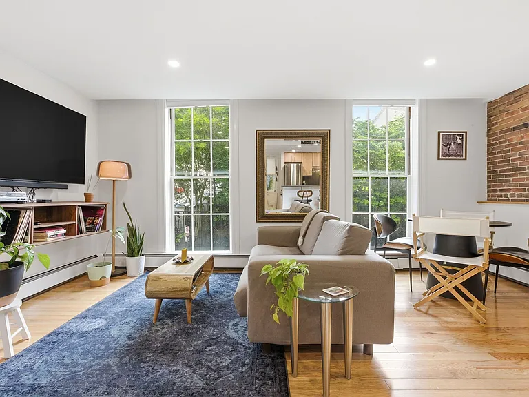 4 Derne St #2 — Photo 4