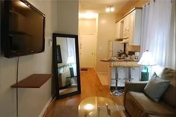 Rented by Bond New York | media 29